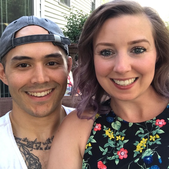 Meet your Posher, April - Picture 2 of 2